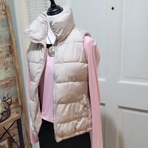 Old Navy Women's Light Tan Beige Puffer Vest Size SP, Winter, Vacation
